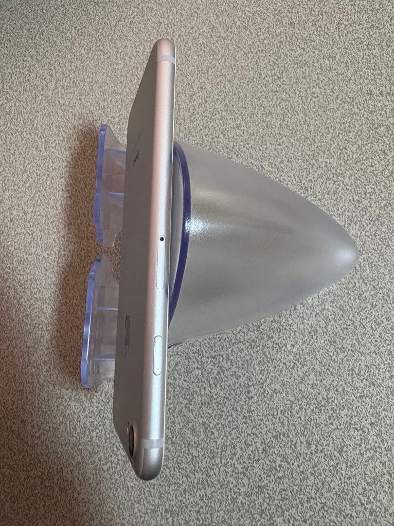 【美品】iPhone7 シルバー 32GB 84%