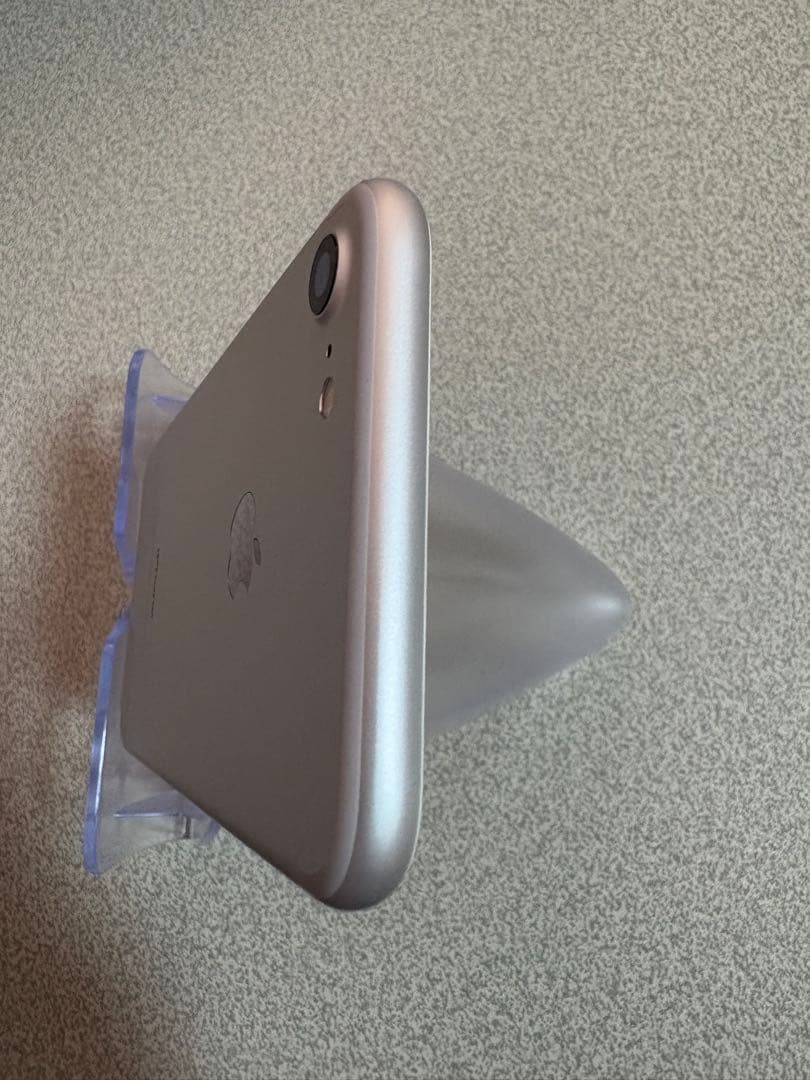 【美品】iPhone7 シルバー 32GB 84%