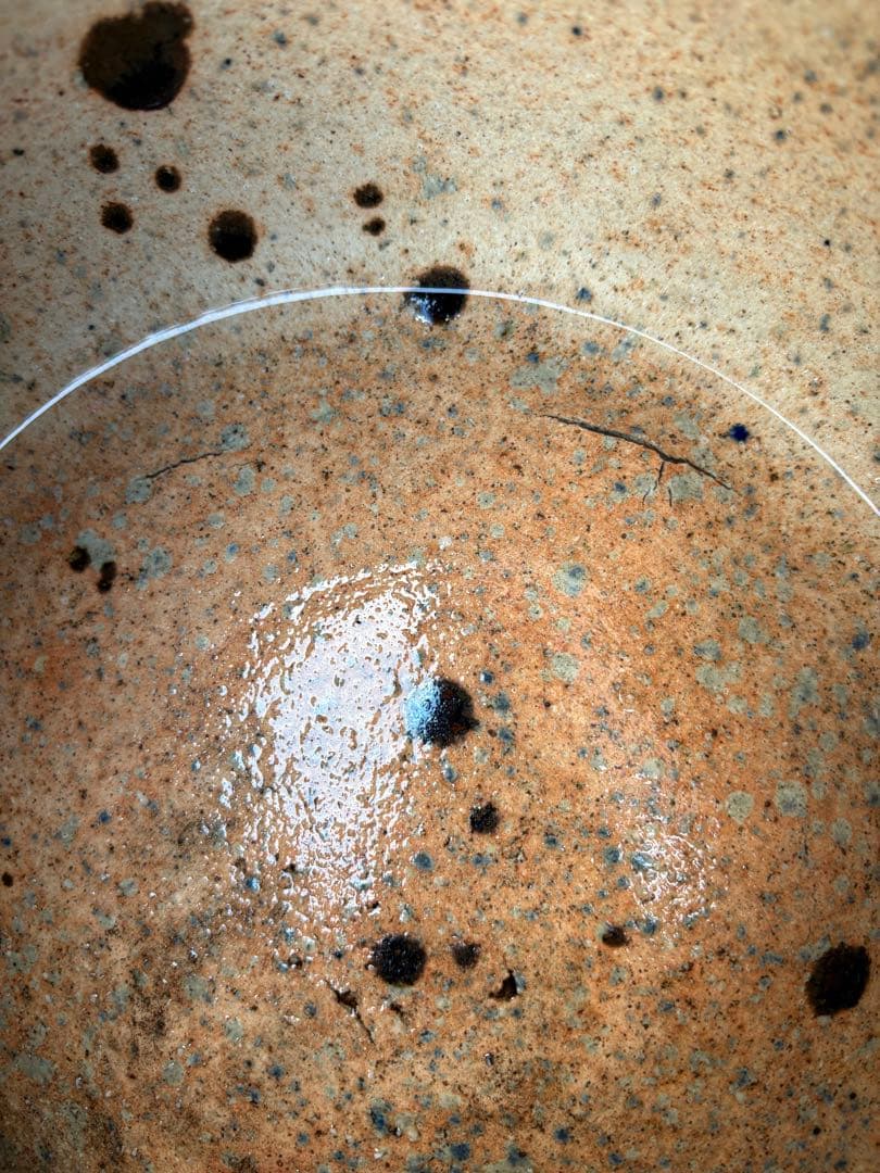 伝統的な海鼠釉が施された陶器製の火鉢、メダカ鉢・植木鉢・睡蓮鉢