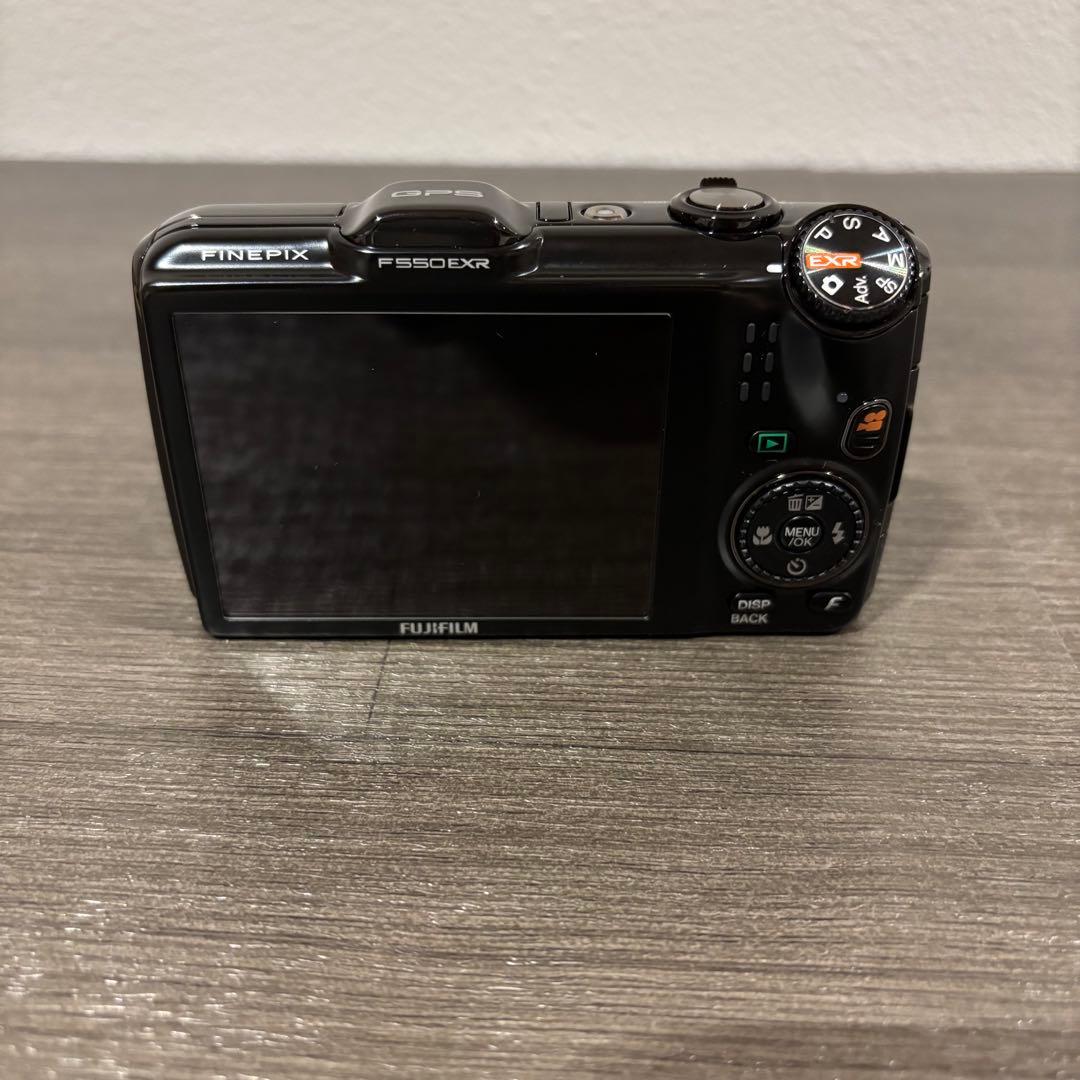 【ジャンク品】 FUJIFILM FINEPIX F550EXRデジタルカメラ