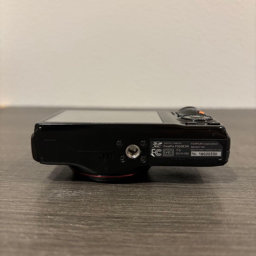 【ジャンク品】 FUJIFILM FINEPIX F550EXRデジタルカメラ