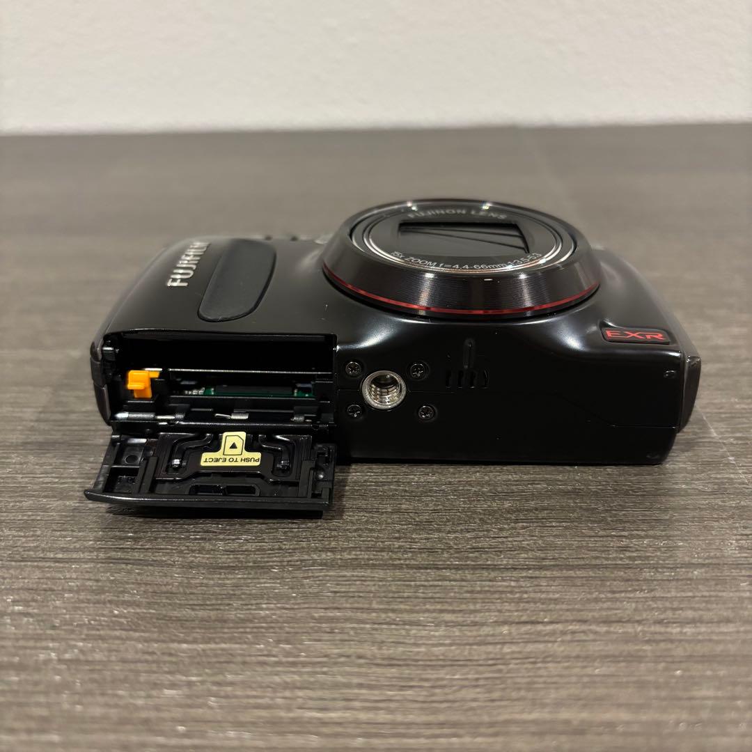 【ジャンク品】 FUJIFILM FINEPIX F550EXRデジタルカメラ