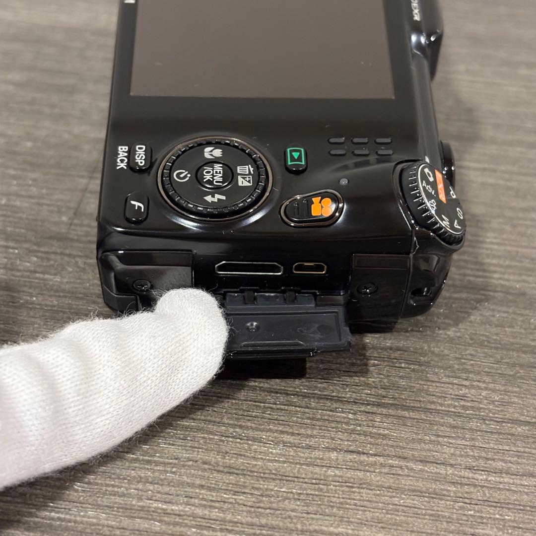 【ジャンク品】 FUJIFILM FINEPIX F550EXRデジタルカメラ