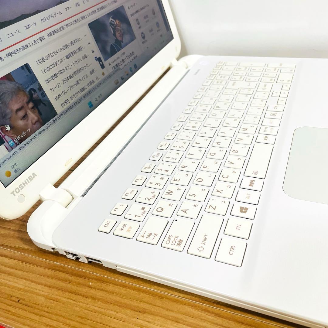 人気ホワイト設定済みSSDメモリ8ギガカメラwin11オフィスDVD Wi-Fi