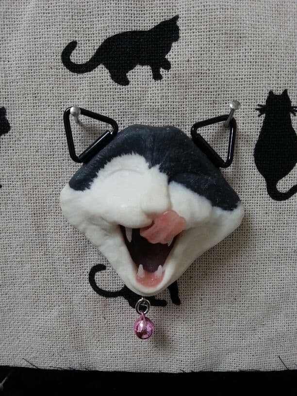 にゃん牙 (白黒ハチワレtype)