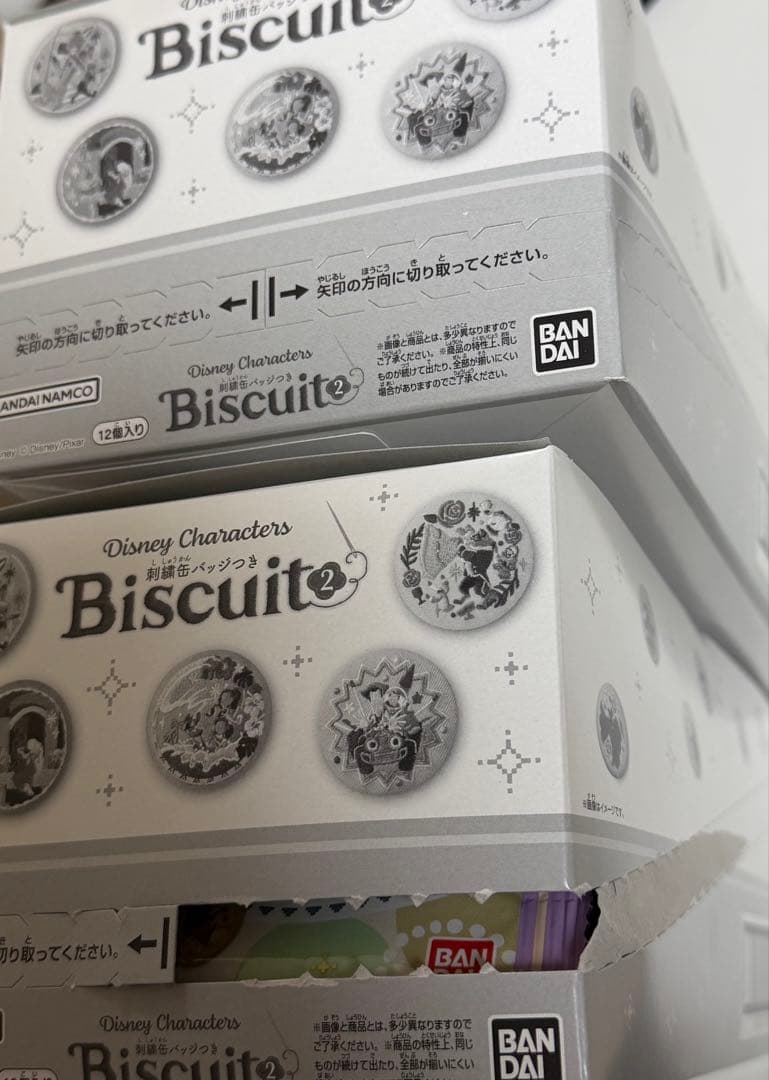 未開封　2BOX Disney Characters 刺繍缶バッジビスケット2