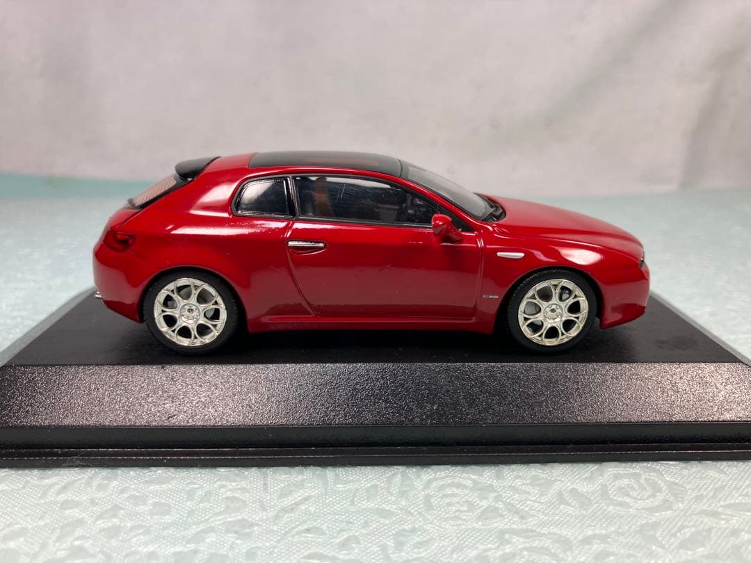ミニチャンプス　Alfa Romeo Brera 2006年　レッド