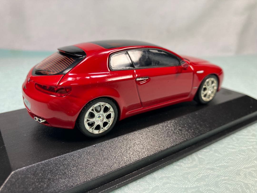 ミニチャンプス　Alfa Romeo Brera 2006年　レッド