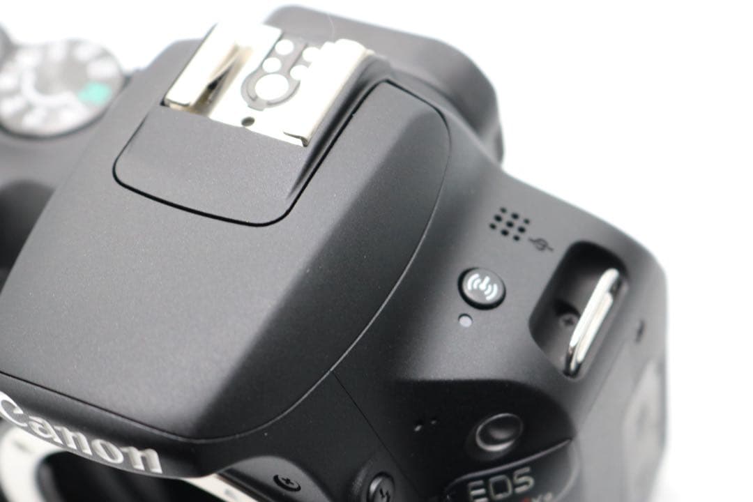 超美品 【Canon EOS Kiss X9 トリプルレンズセット】 安心保証◎