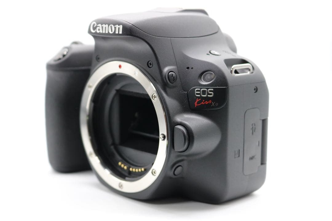 超美品 【Canon EOS Kiss X9 トリプルレンズセット】 安心保証◎