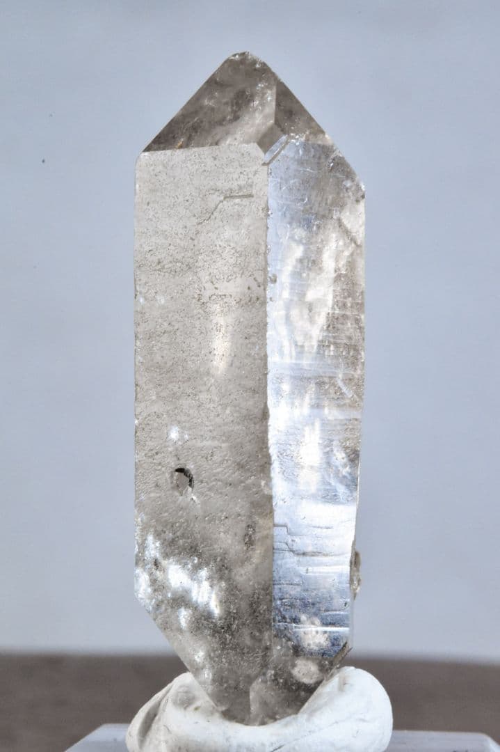 ロシア ポーラーウラル産 スモーキークォーツ グインデル