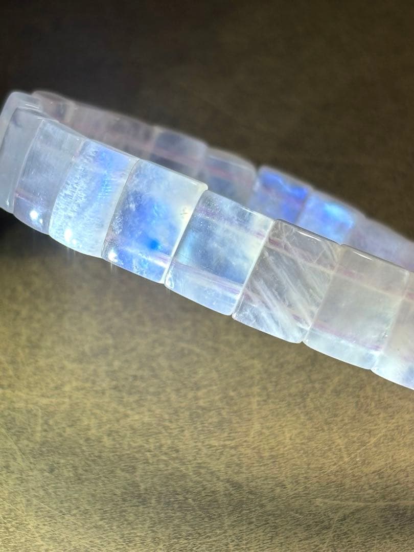 【新入荷】ピンクブルームーンストーンバングル10.9×7.4㎜（新品未使用）