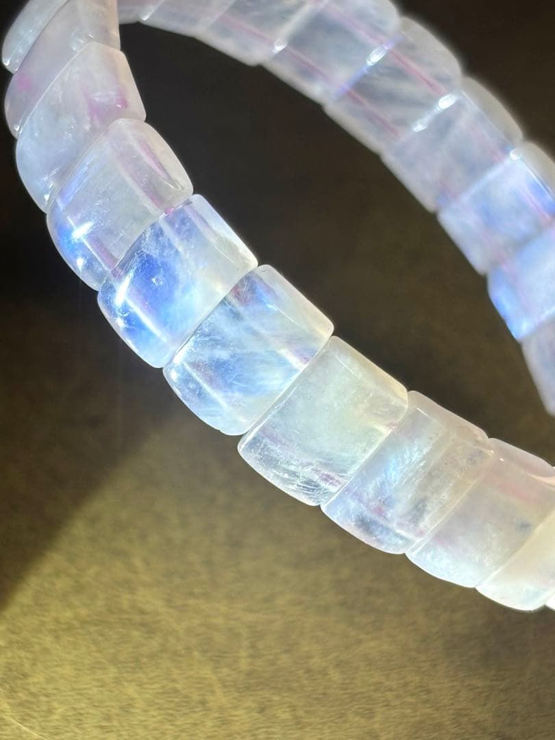 【新入荷】ピンクブルームーンストーンバングル10.9×7.4㎜（新品未使用）