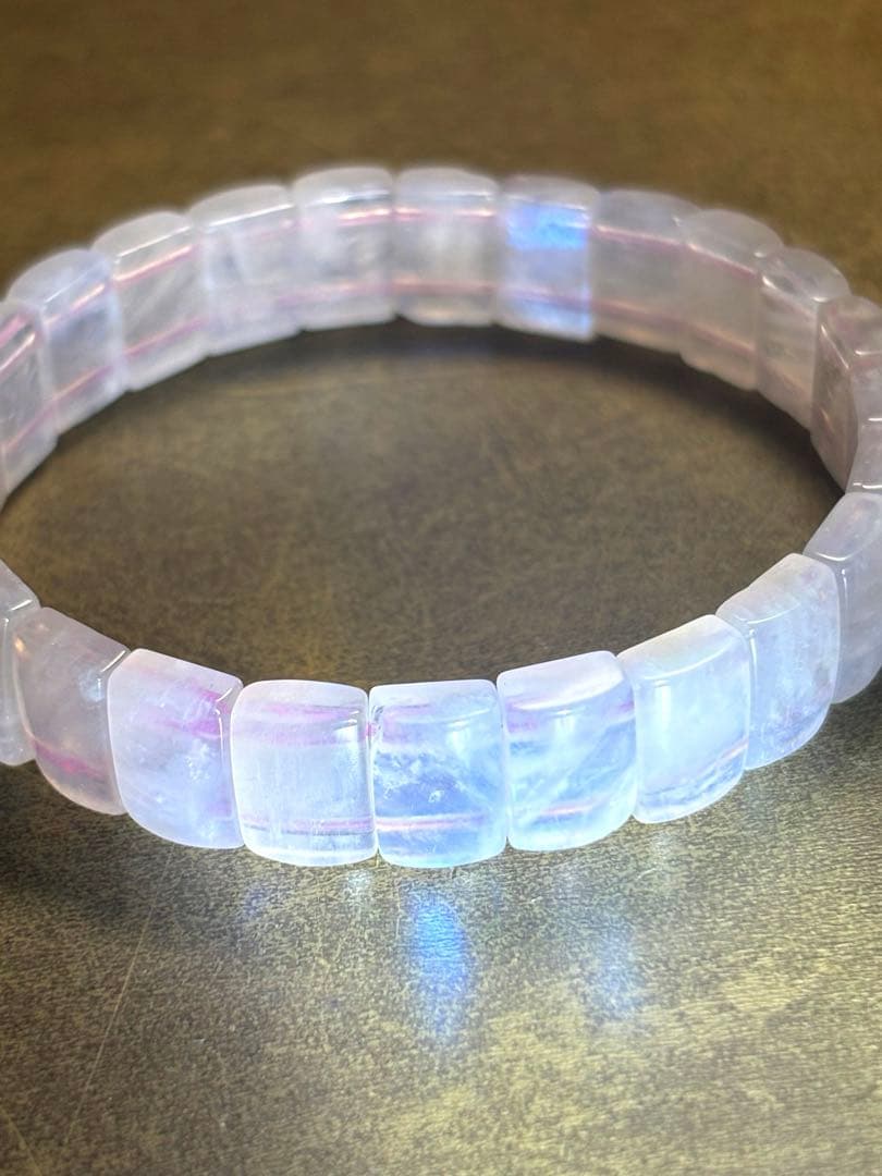 【新入荷】ピンクブルームーンストーンバングル10.9×7.4㎜（新品未使用）