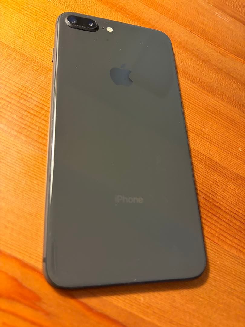 Apple iPhone 8 Plus 128GB ブラック