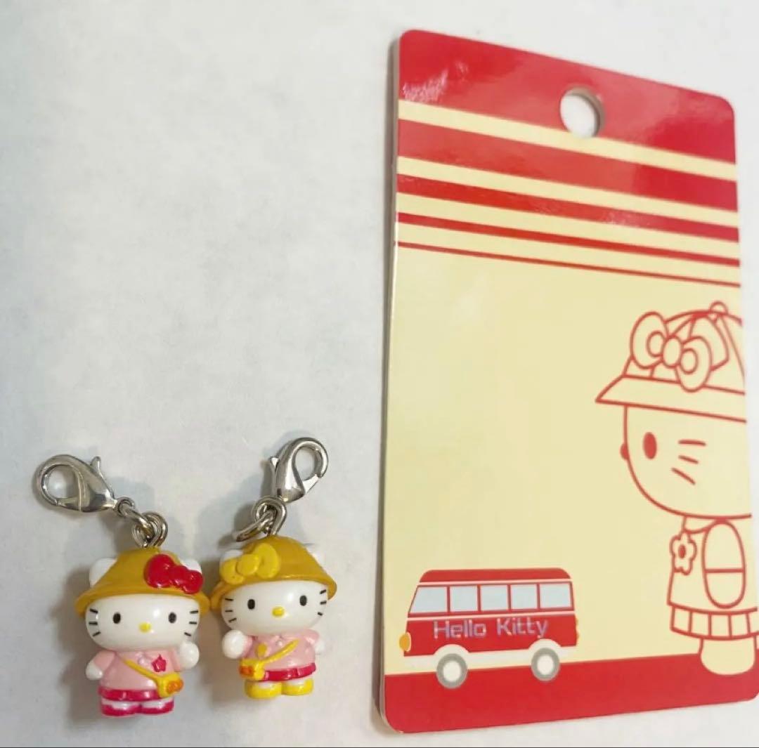 平成レトロ　ハローキティ　幼稚園　ストラップ　根付　2005年製　サンリオ