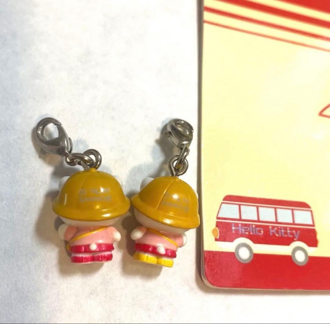 平成レトロ　ハローキティ　幼稚園　ストラップ　根付　2005年製　サンリオ