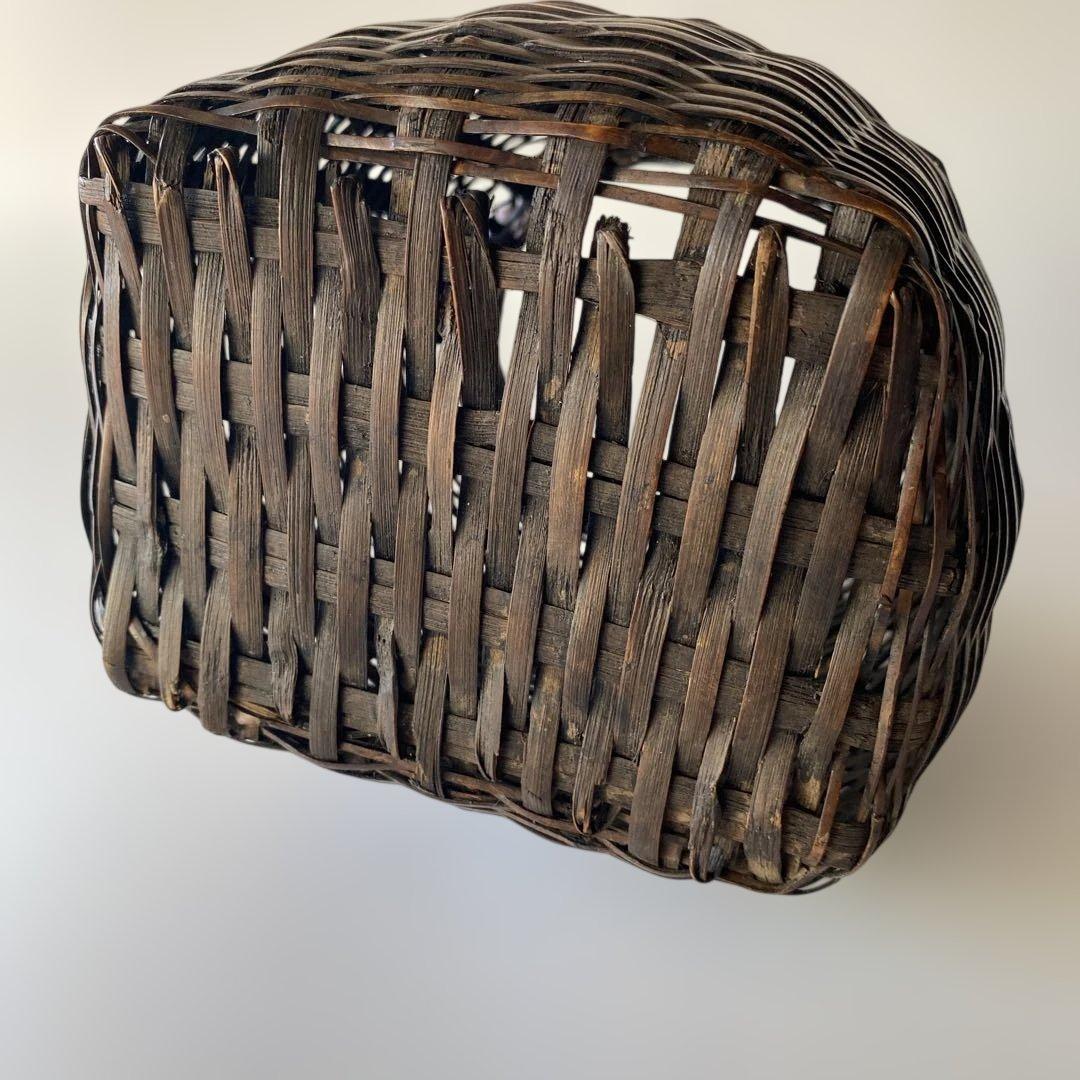 古竹籠 壺型花籠 古道具 民藝 骨董 花入 花瓶 花を呼ぶ籠