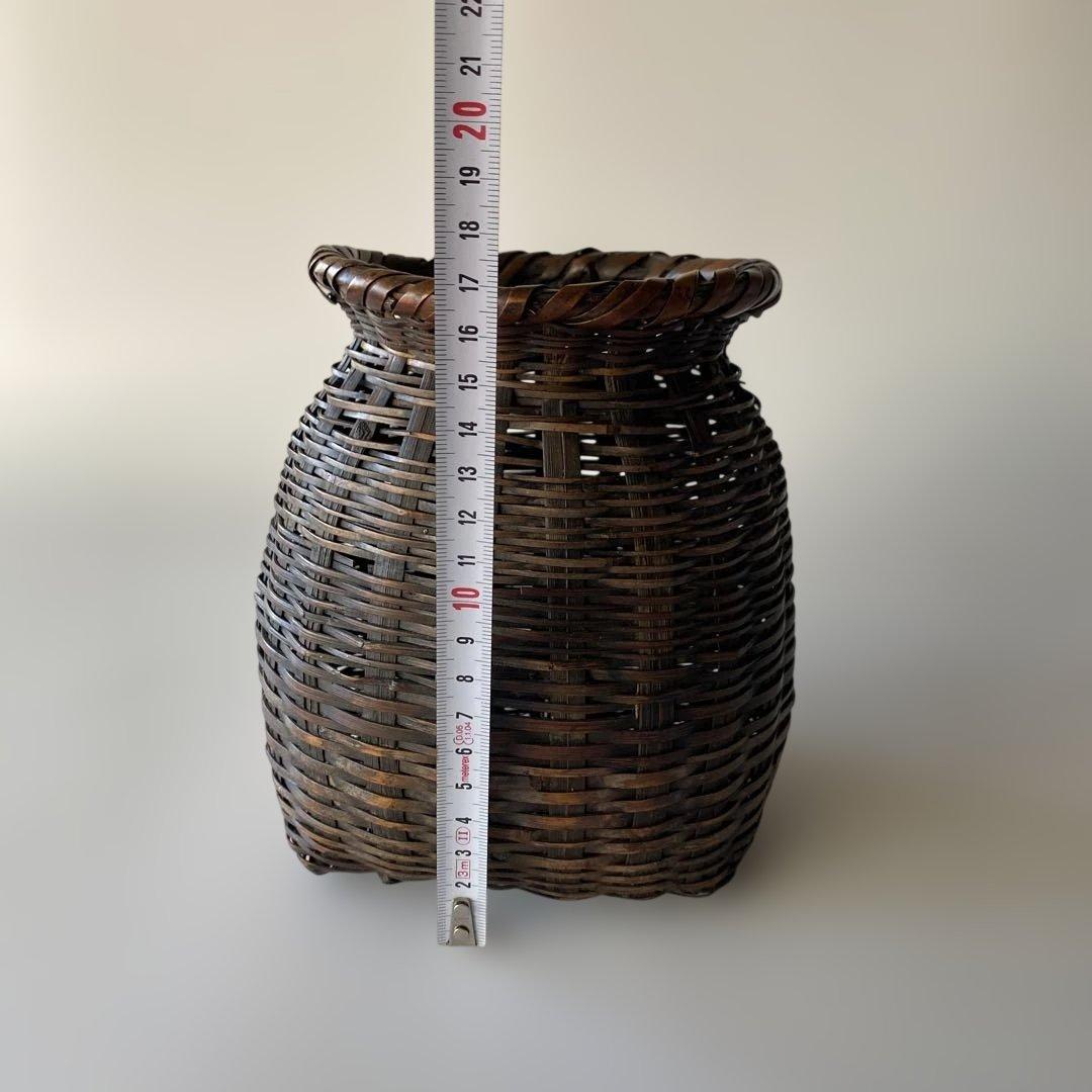 古竹籠 壺型花籠 古道具 民藝 骨董 花入 花瓶 花を呼ぶ籠