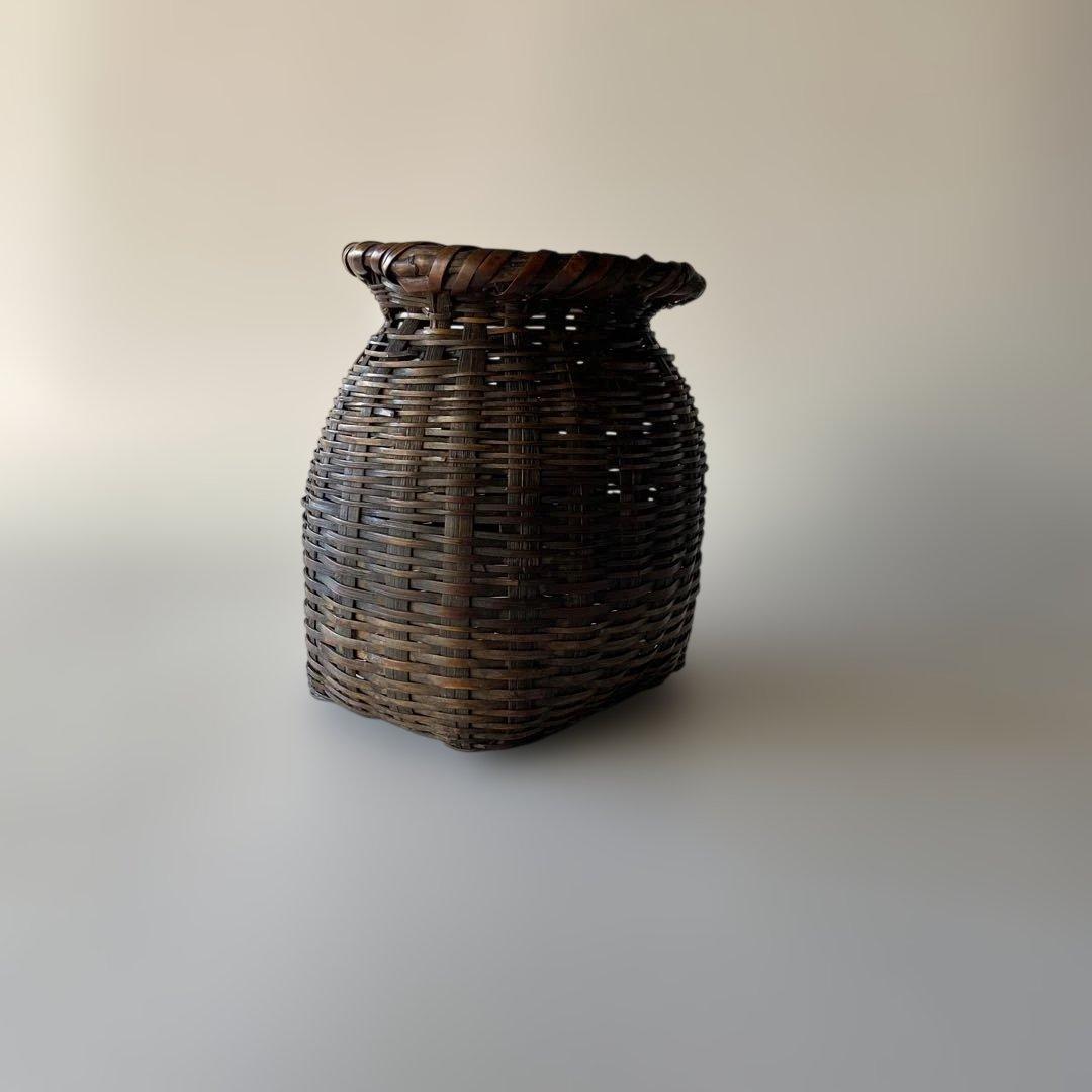 古竹籠 壺型花籠 古道具 民藝 骨董 花入 花瓶 花を呼ぶ籠