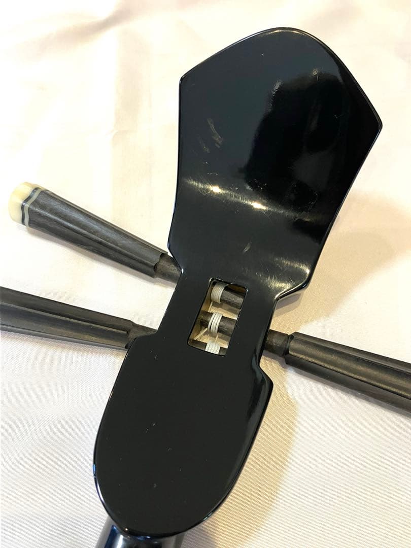 ⭐️沖縄 三線 本蛇皮 黒漆 三味線 ケース付　演奏可能