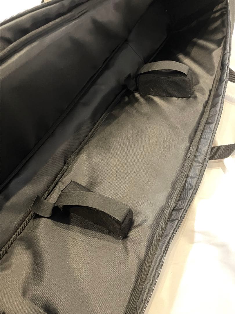 ⭐️沖縄 三線 本蛇皮 黒漆 三味線 ケース付　演奏可能