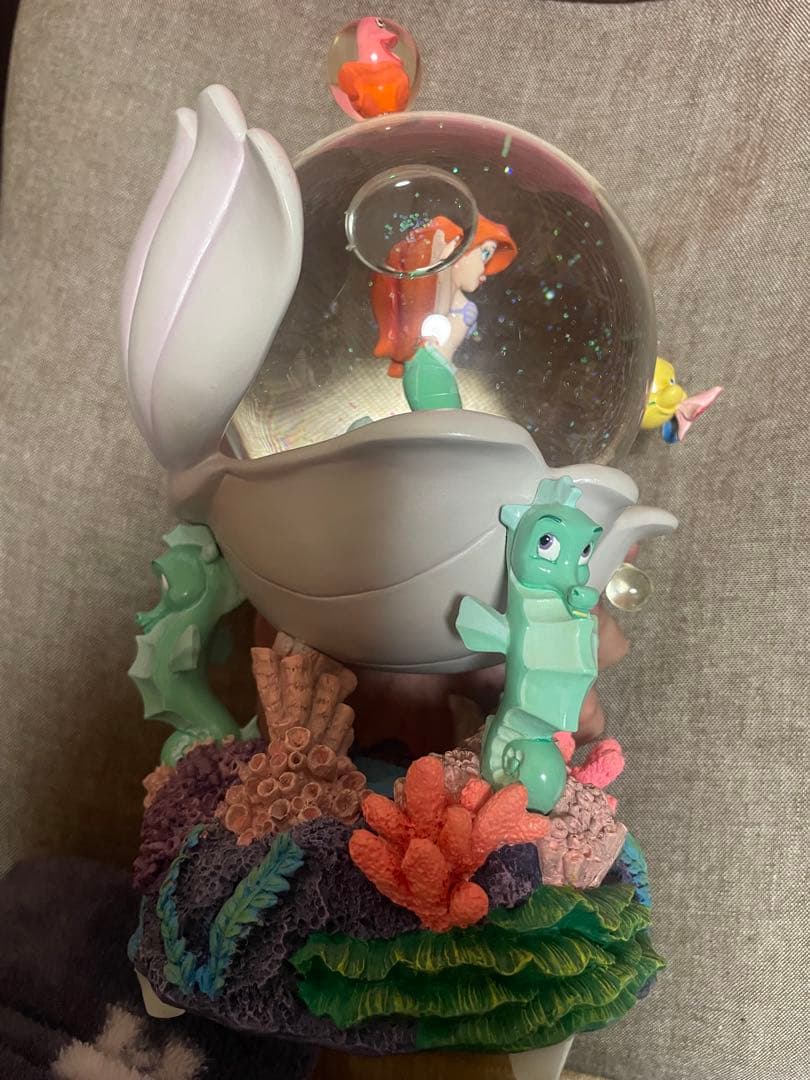 リトルマーメイド　オルゴール付きスノーグローブ　フィギュア