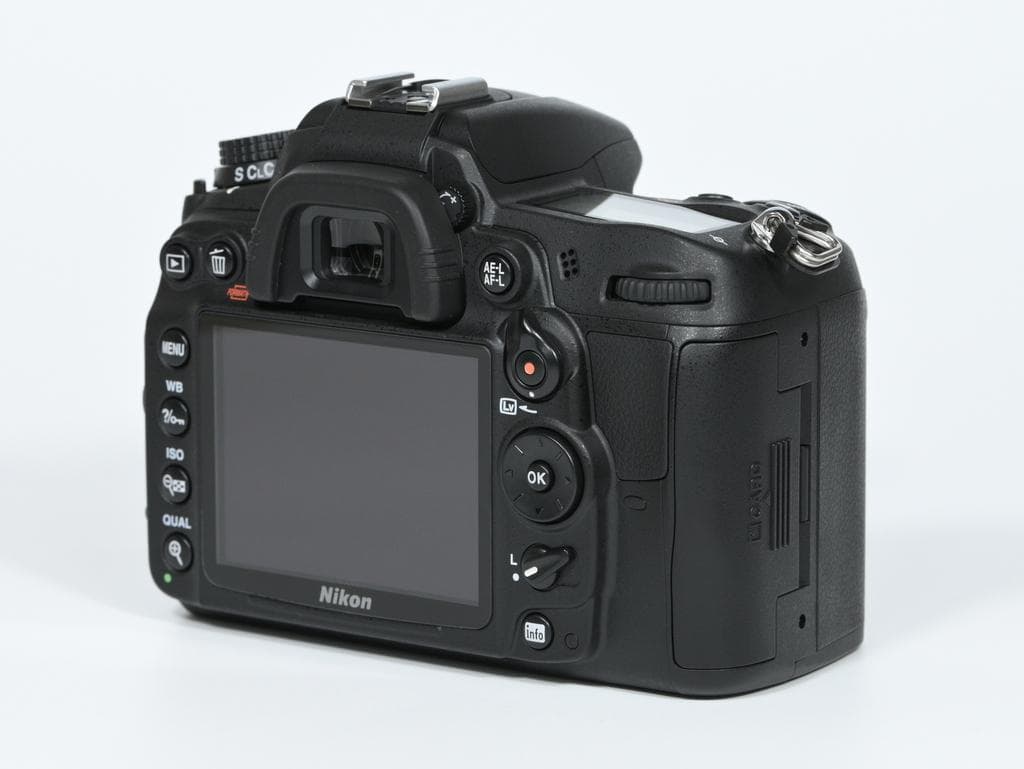 【美品】 ニコン　Nikon D7000 ボディ 《ショット数143》