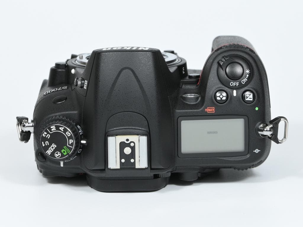 【美品】 ニコン　Nikon D7000 ボディ 《ショット数143》