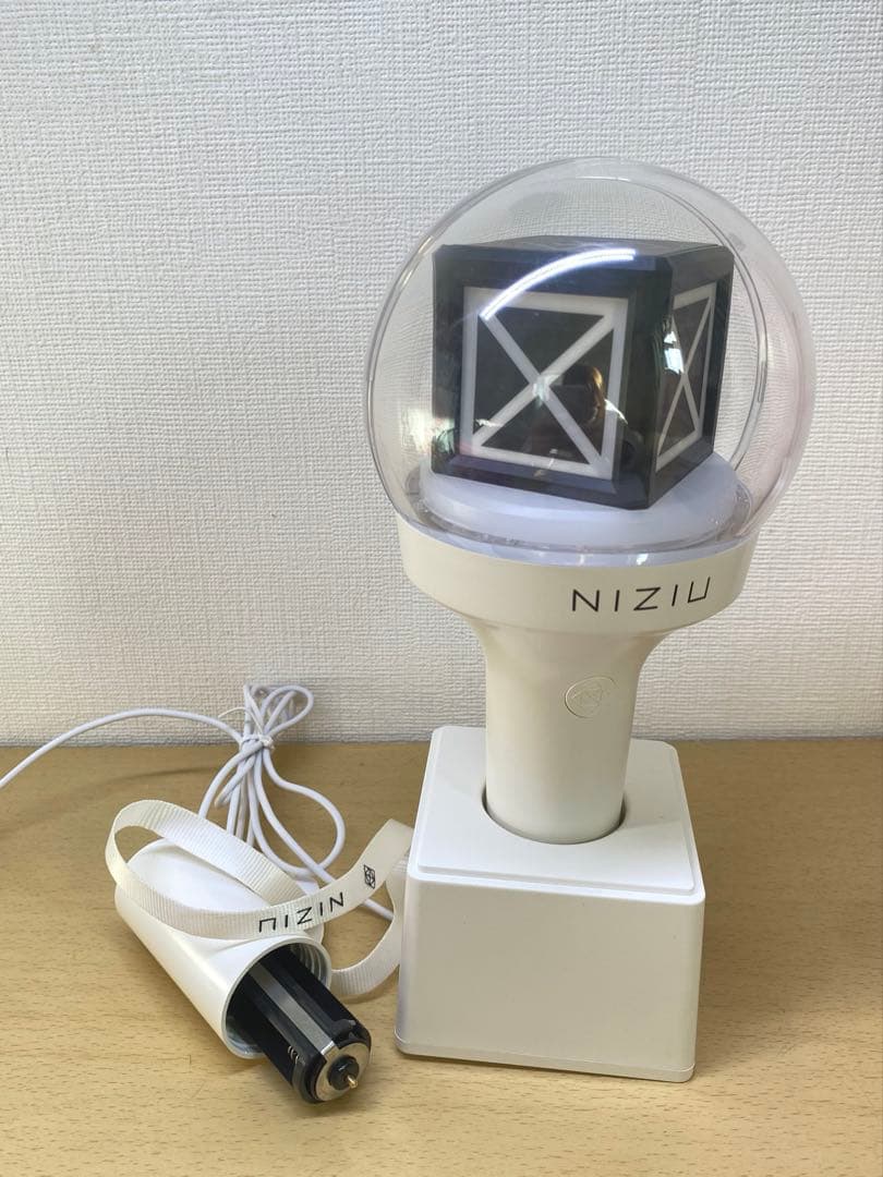 【美品】NiziU ペンライト