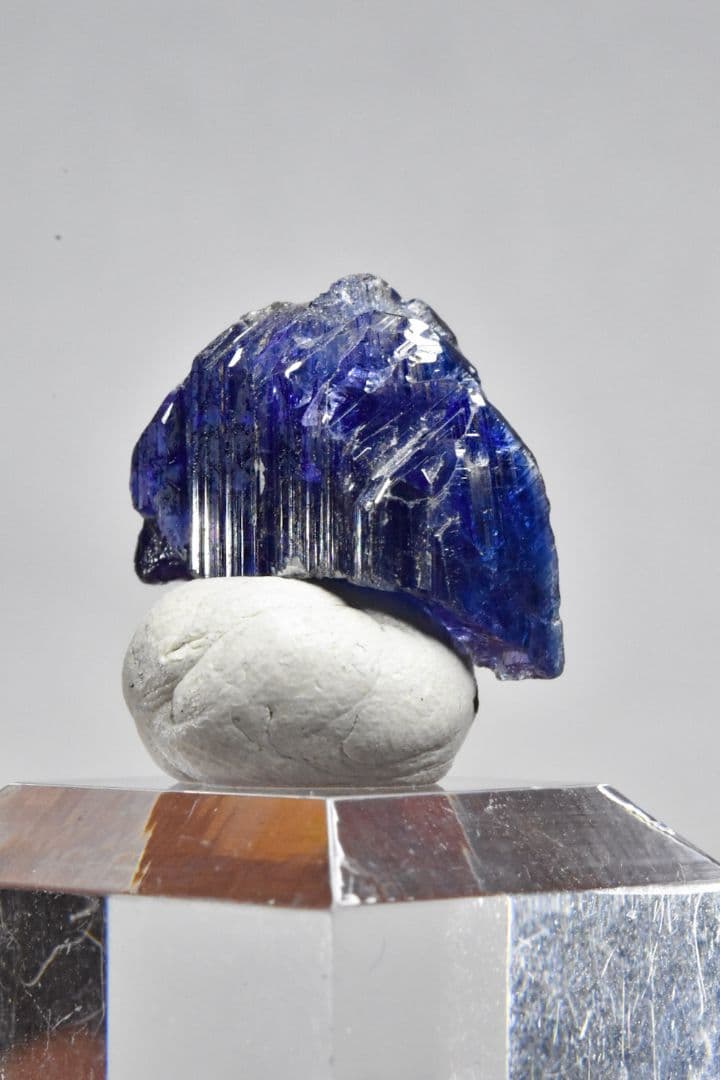 タンザナイトフェア！ ディープブルータンザナイト原石A01