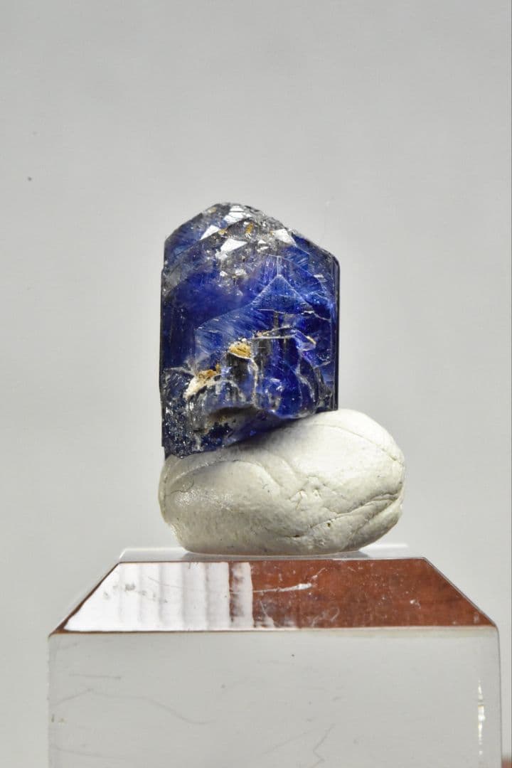 タンザナイトフェア！ ディープブルータンザナイト原石A01