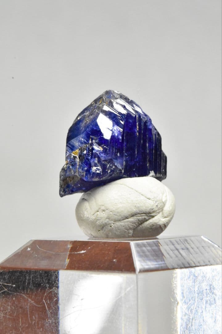 タンザナイトフェア！ ディープブルータンザナイト原石A01