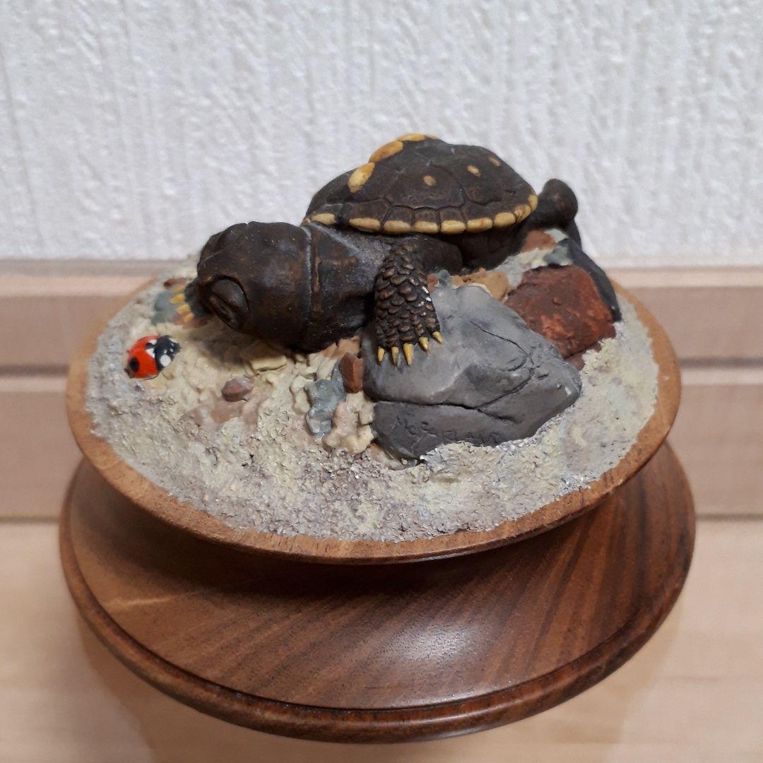 カメとテントウムシの置物