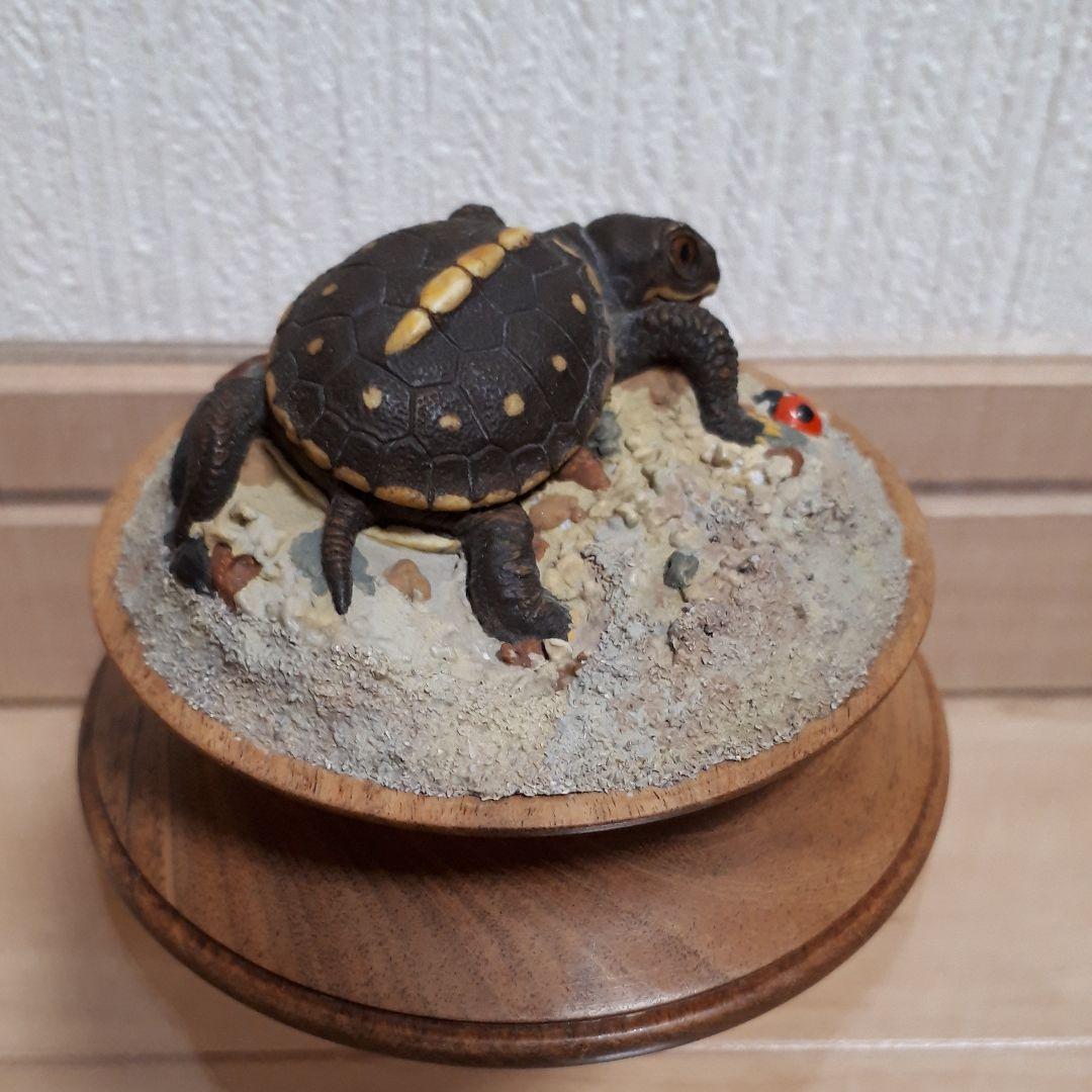 カメとテントウムシの置物