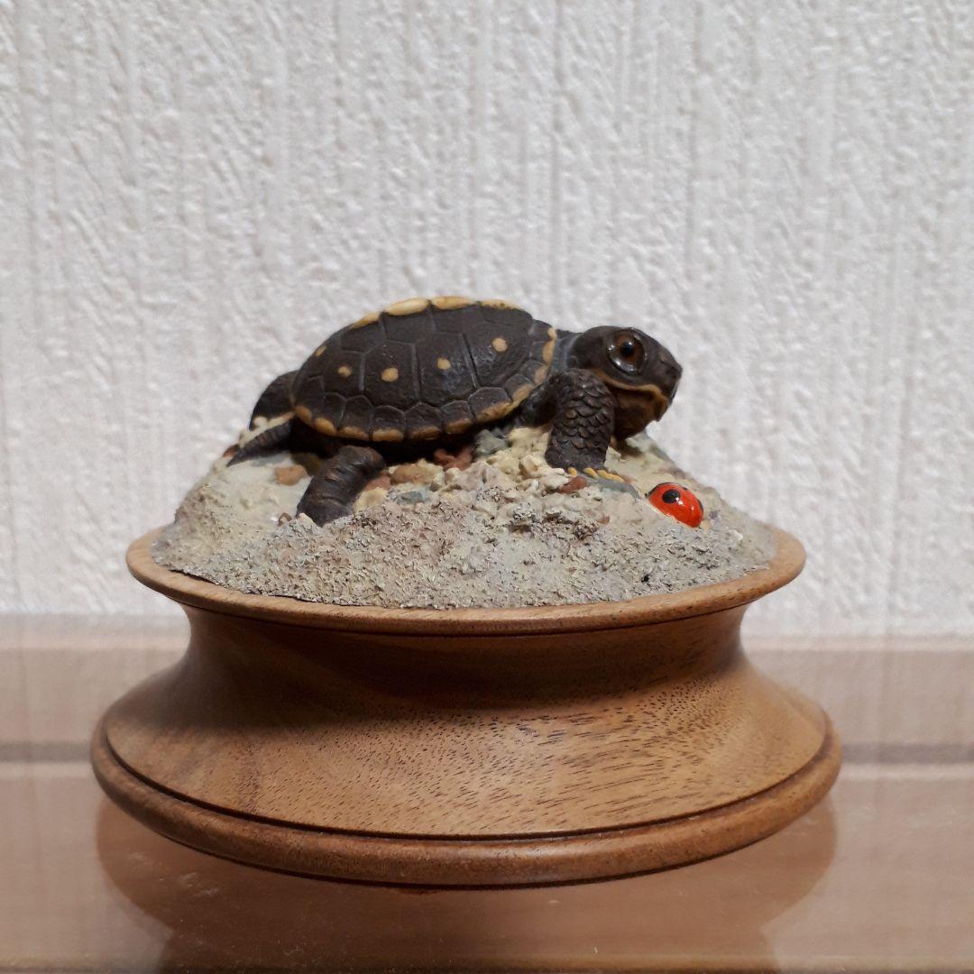 カメとテントウムシの置物