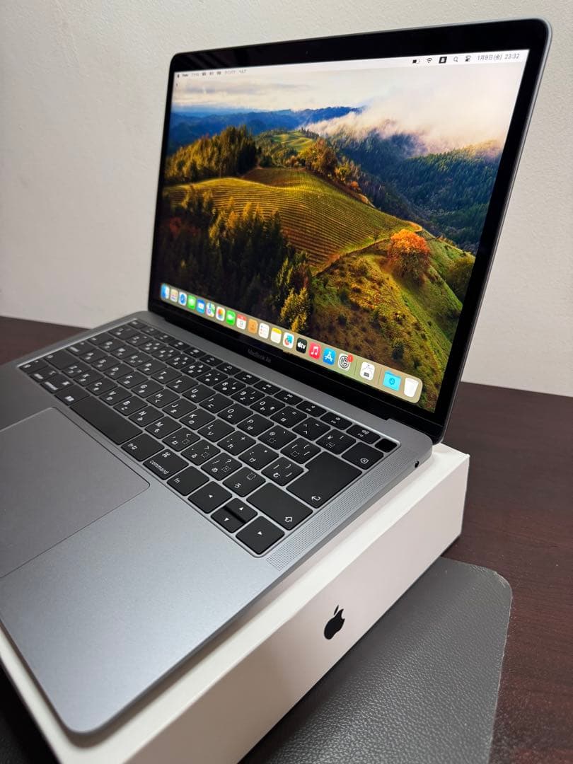 MacBook Air 2019、13インチ、スペースグレイ。