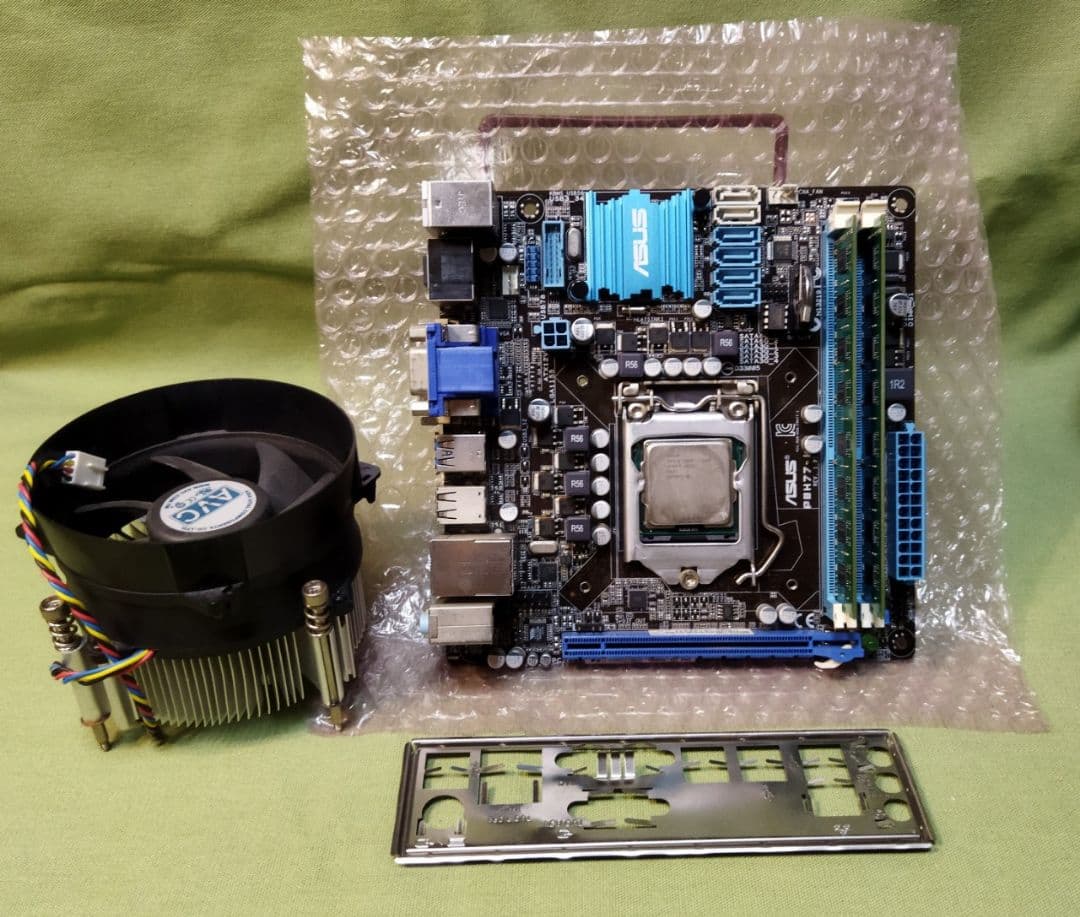 Mini-ITX ASUS P8H77-I Core i7付 マザーボード