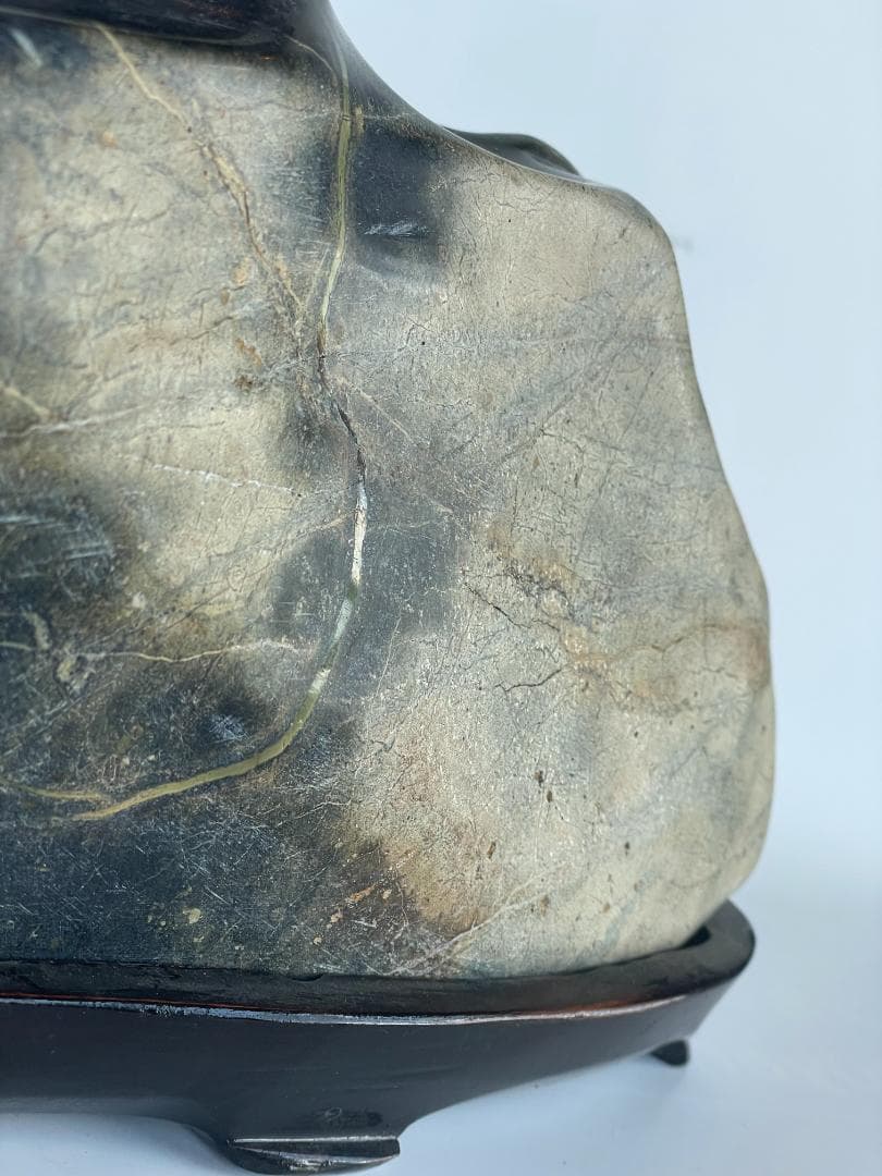 白蛇 蛇石 縁起物 弁財天 富 開運 天然石 パワーストーン 白滝権現 台座付