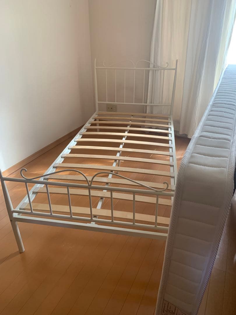 お姫様ベット　ホワイト　パイプ枠のみ　マットレス無し