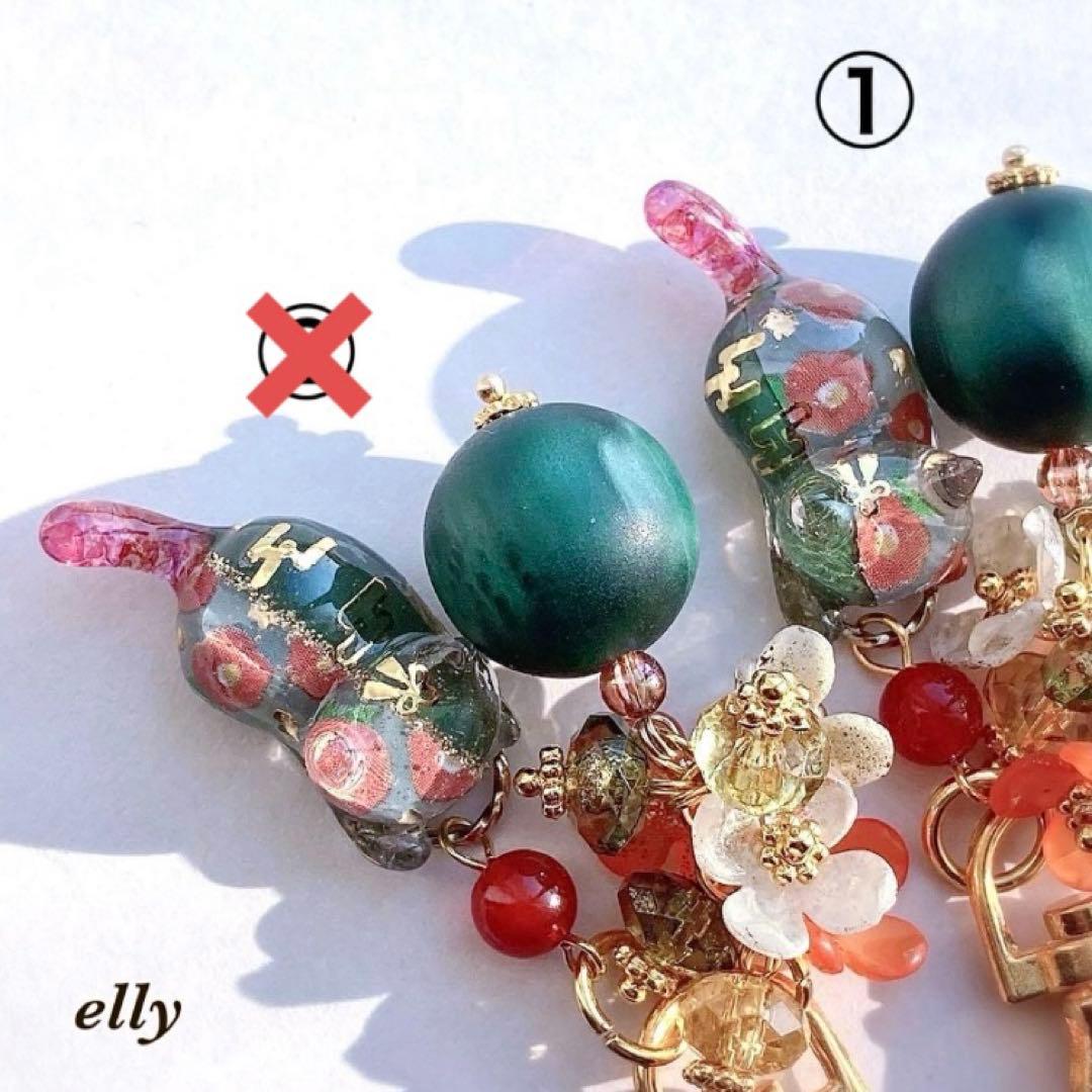 【hana様】天然石　琉球ガラス　つまみ細工　和柄　とびつき猫　レジン　根付