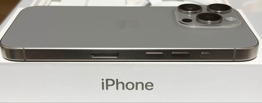 【週末値下げ】iPhone 15 Pro ナチュラルチタニウム 128GB