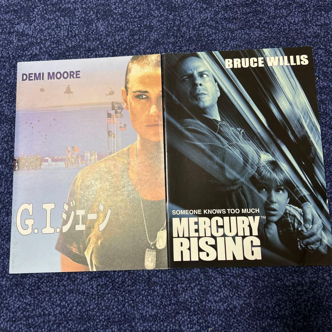 映画パンフ 30冊、フライヤー15枚　バットマンほか　おまけ…宝塚GRAPH