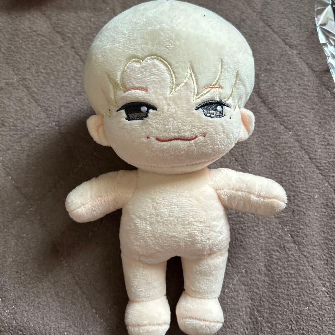 セブチ ウジ 20cm ぬいぐるみ＋服3セット