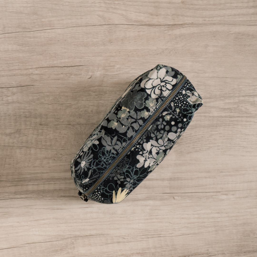 【手帳ポーチ／サイズ2】Flower・モノクロ、イエロー（たくさん入るタイプ）