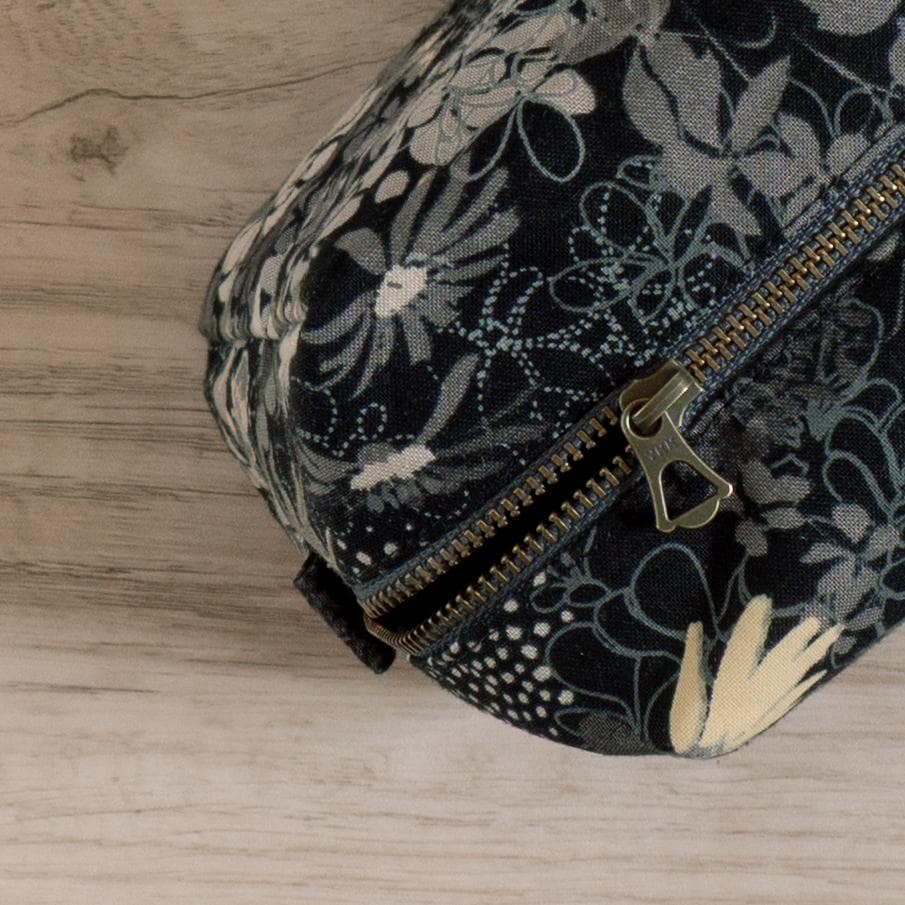 【手帳ポーチ／サイズ2】Flower・モノクロ、イエロー（たくさん入るタイプ）