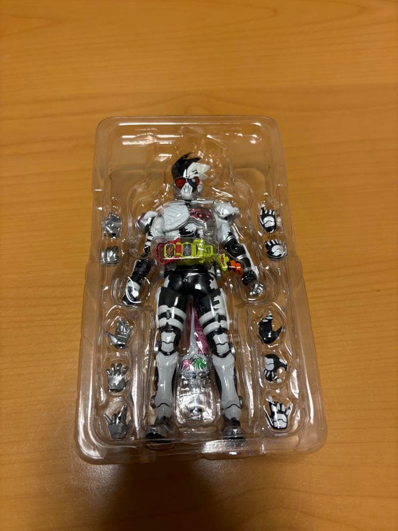 S.H.Figuarts 仮面ライダーゲンム　ゾンビゲーマー