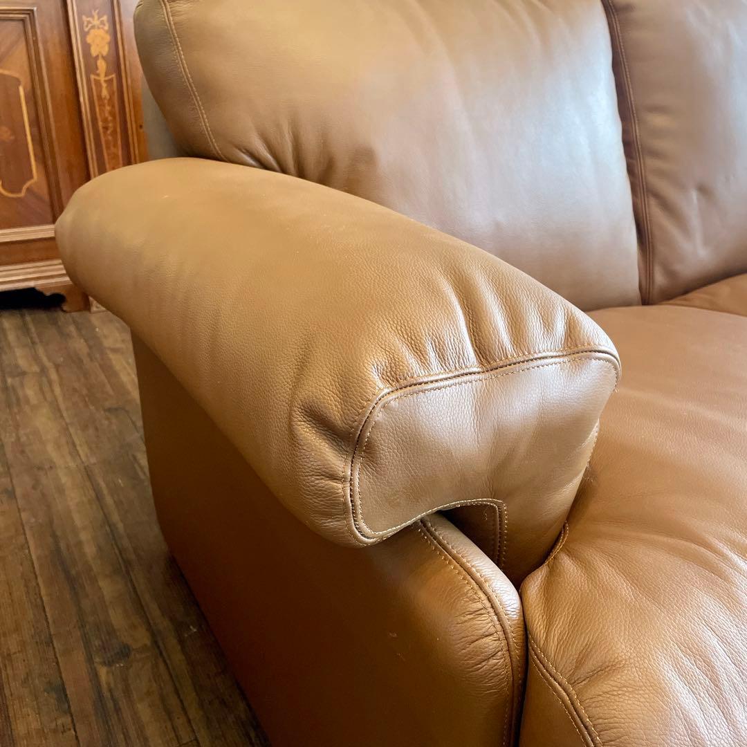 r128r125 イタリア レザーソファ クラシックなキャメルレザー 2人掛け