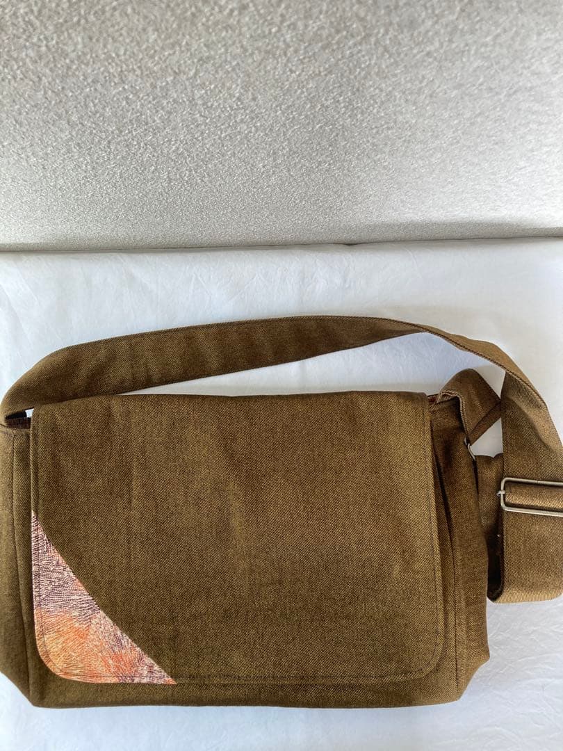 昭和のバッグ　レトロなショルダーバッグ