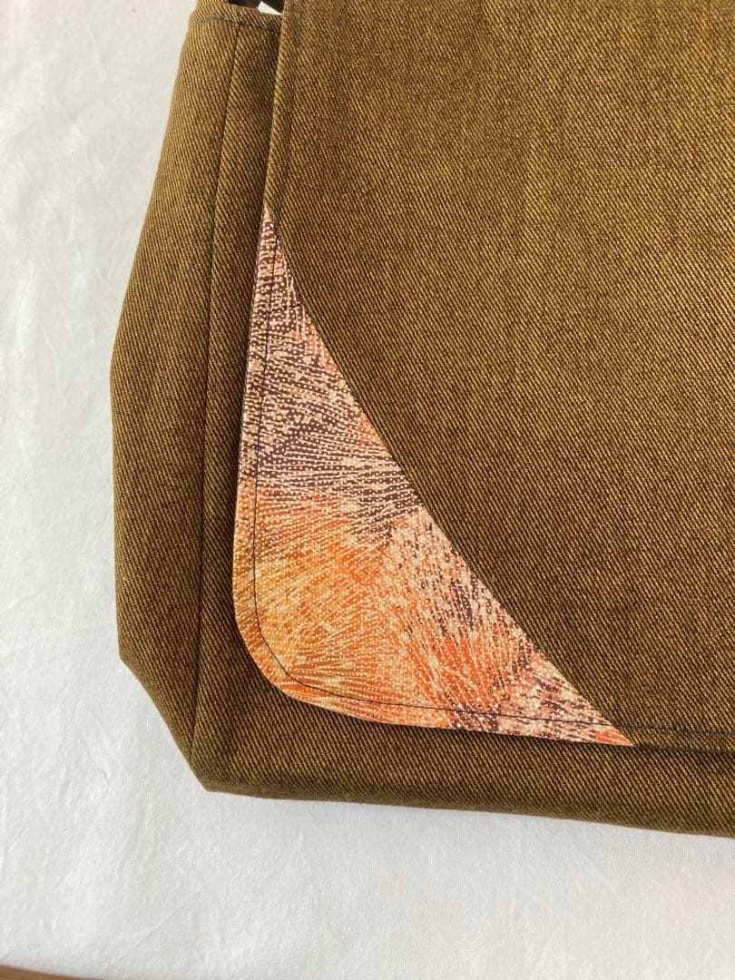 昭和のバッグ　レトロなショルダーバッグ